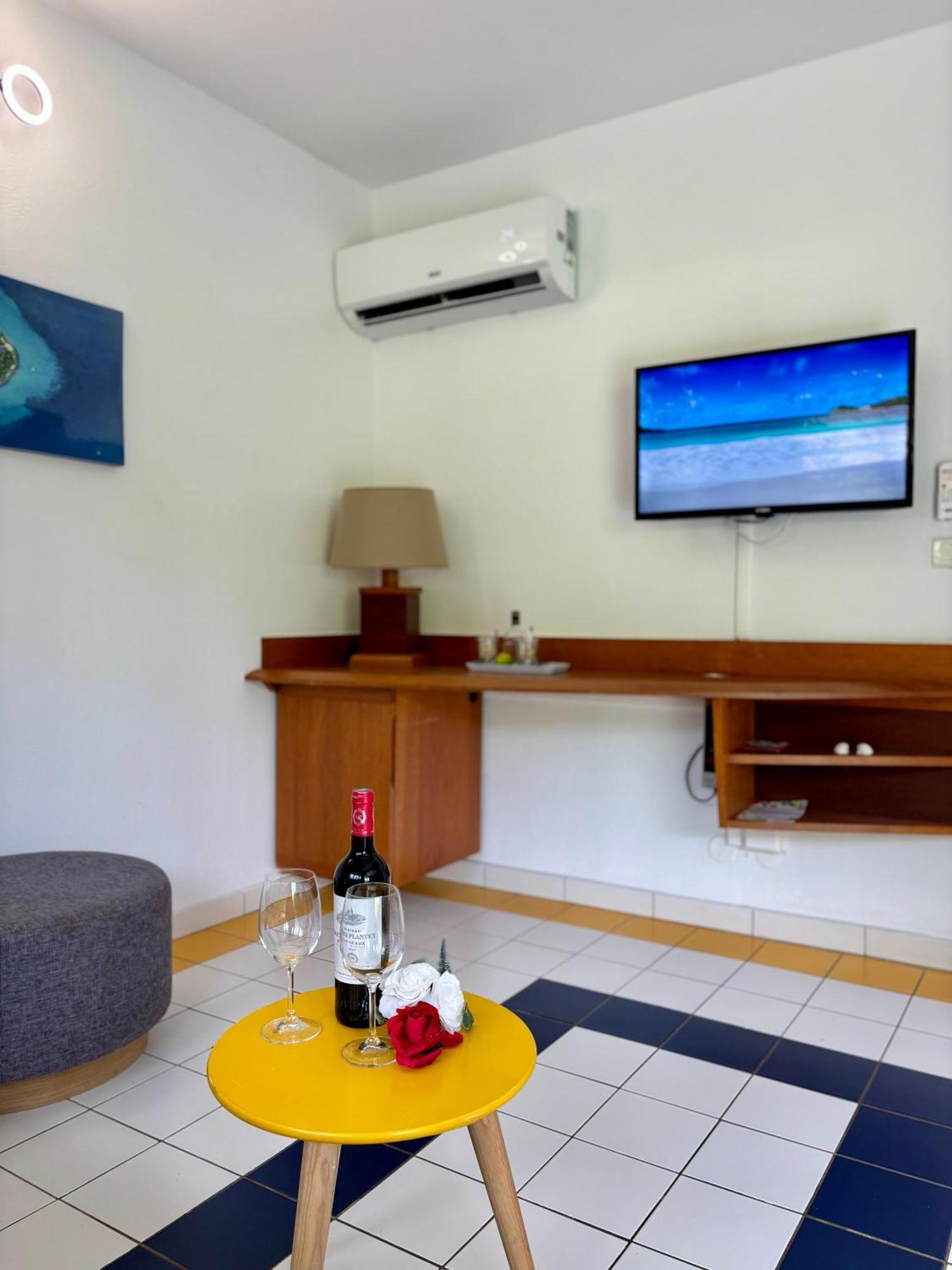 L Oralya - Blue Dream, Plage, Piscine, Restaurant Grand-Bourg  외부 사진